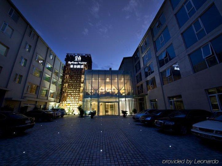 Beijing Springs Valley Hotel Exteriör bild