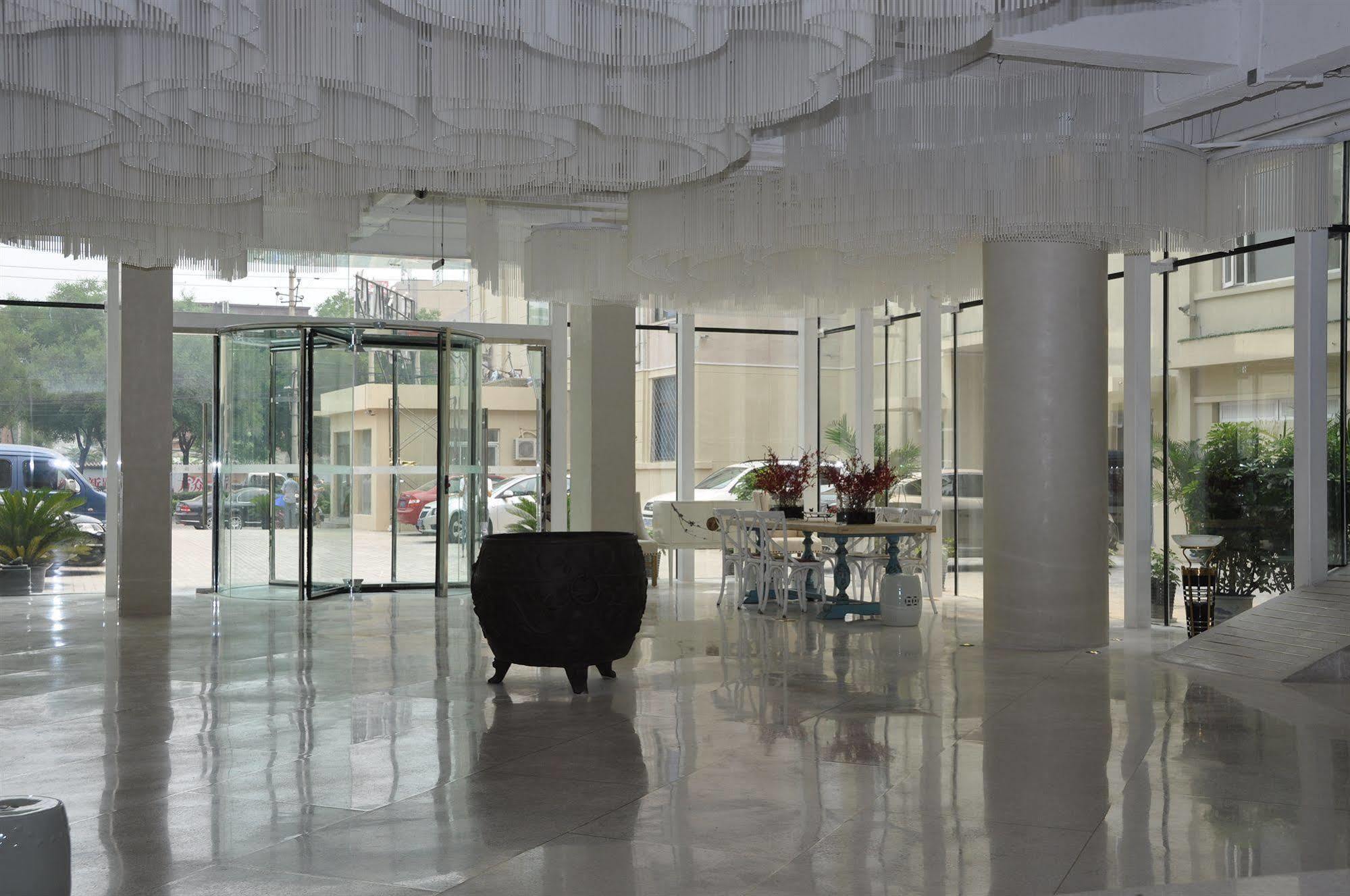 Beijing Springs Valley Hotel Exteriör bild